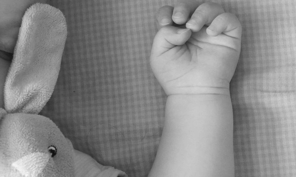 Γερμανία: Τραγικό θάνατο βρήκαν 3 παιδιά από την ίδια τους την μητέρα-Τα έπνιξε με ένα πανάκι